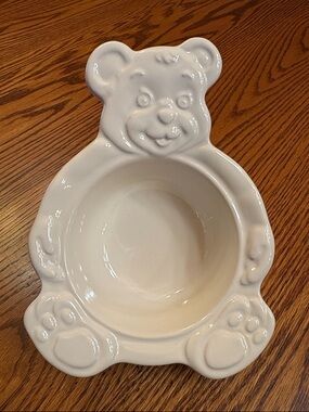 NWOT Pfaltzgraff Heritage White Glazed Pottery Childs Teddy Bear Bowl - USA made